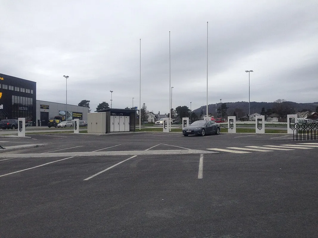 Tesla Model S charging at the Tesla Supercharger in Lyngdal