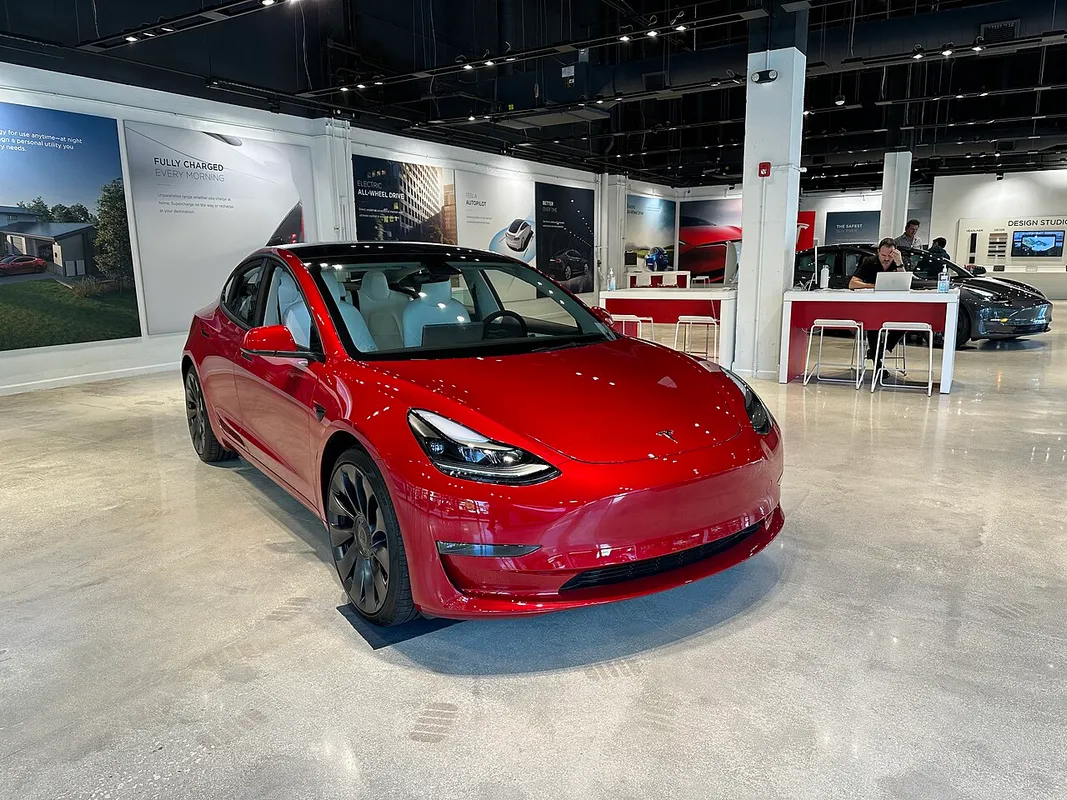 Tesla Showroom Miami Design District, December 2022